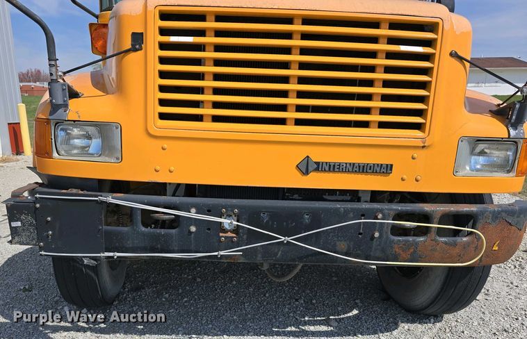 image for item DT6790 2003 Blue Bird 3800 school bus