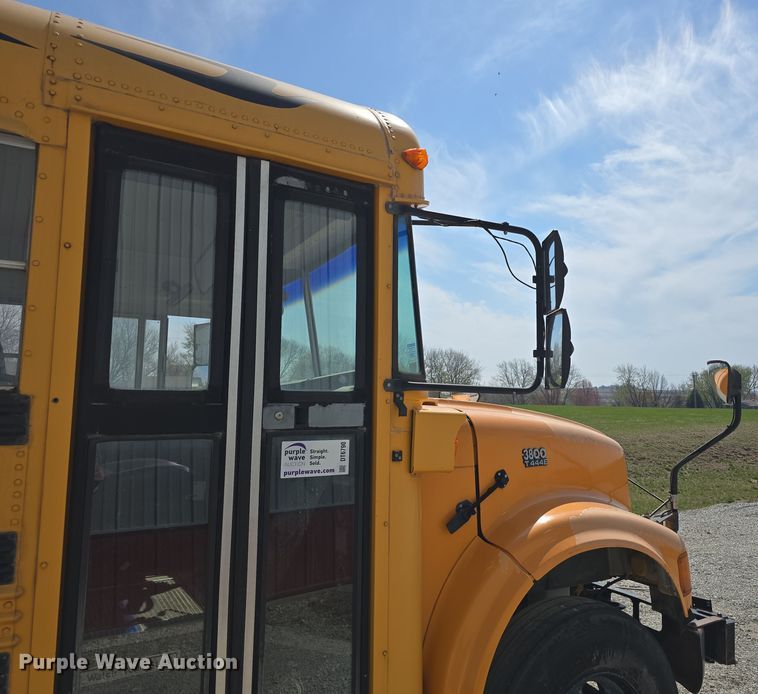 image for item DT6790 2003 Blue Bird 3800 school bus