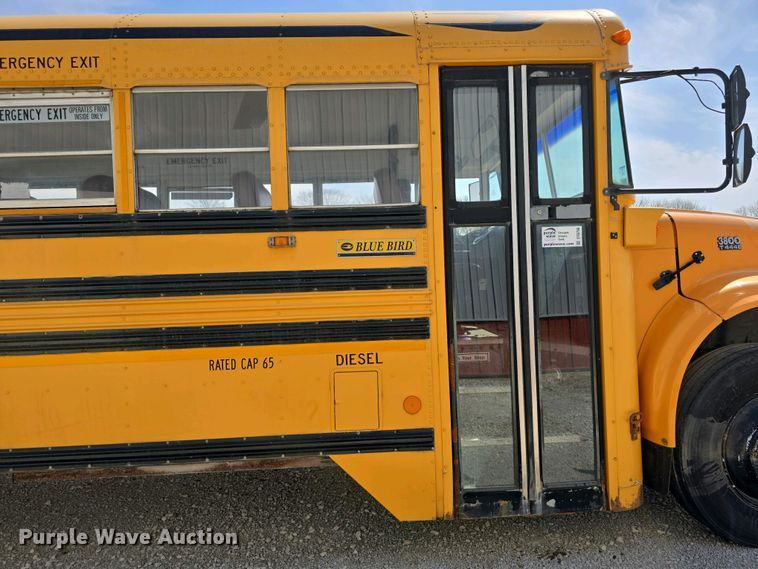 image for item DT6790 2003 Blue Bird 3800 school bus