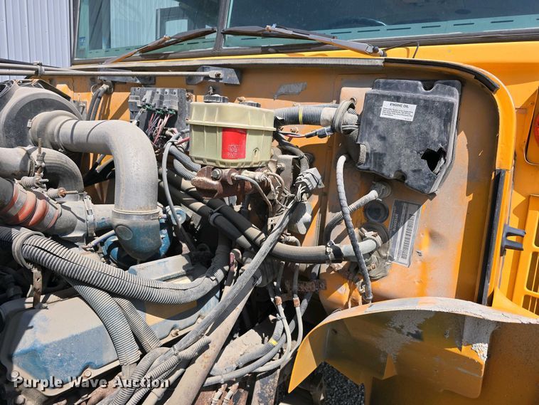 image for item DT6790 2003 Blue Bird 3800 school bus