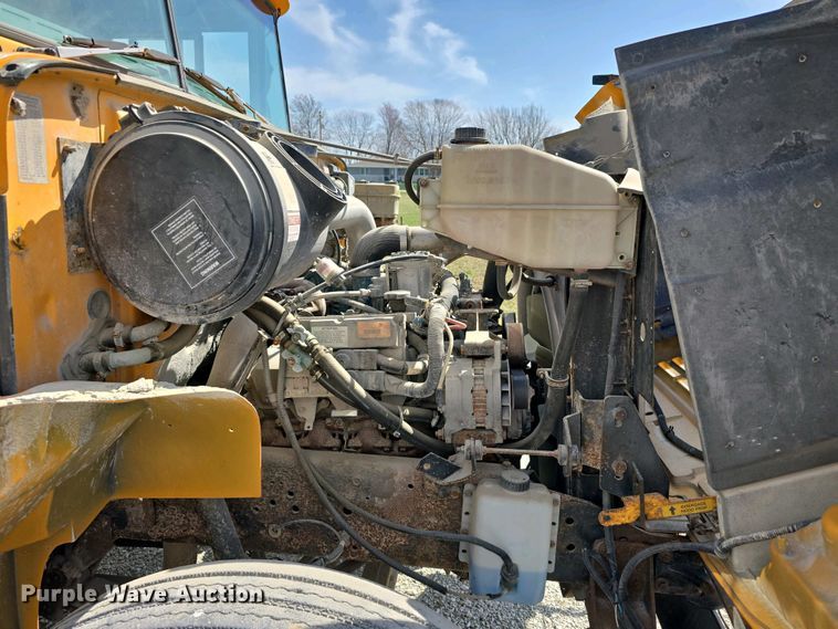 image for item DT6790 2003 Blue Bird 3800 school bus