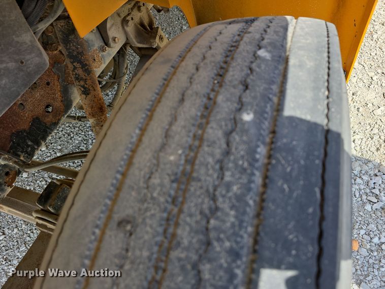 image for item DT6790 2003 Blue Bird 3800 school bus