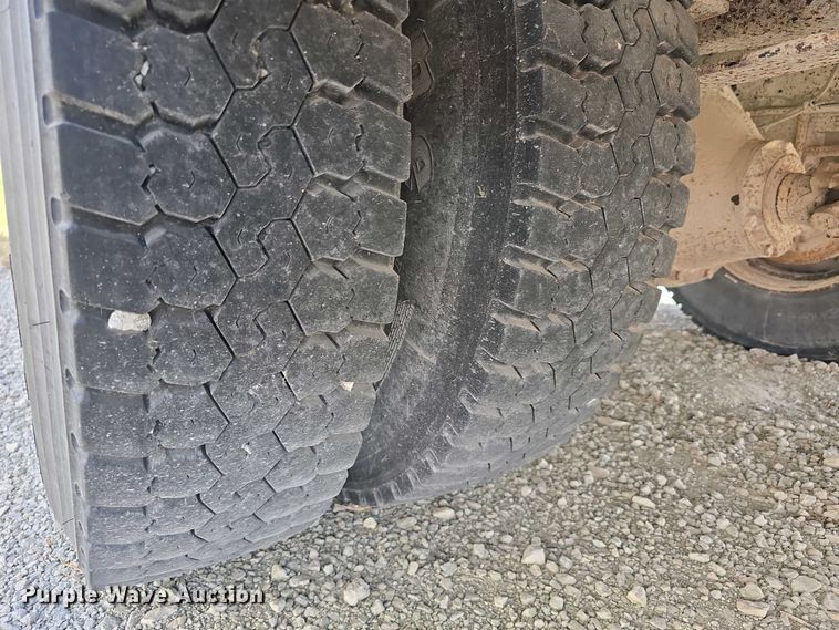 image for item DT6790 2003 Blue Bird 3800 school bus