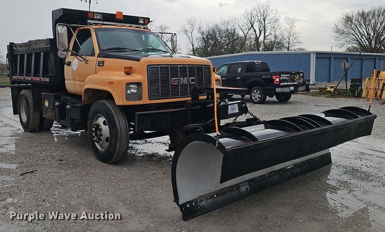 image for item DT6812 2000 GMC C7500 dump truck