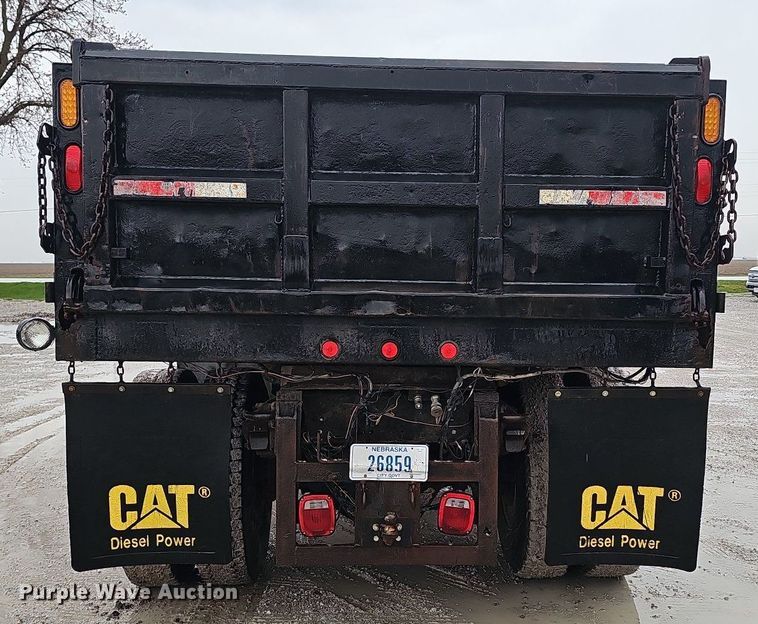 image for item DT6812 2000 GMC C7500 dump truck