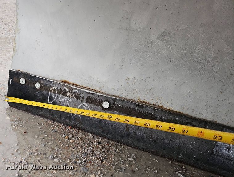 image for item DT6812 2000 GMC C7500 dump truck