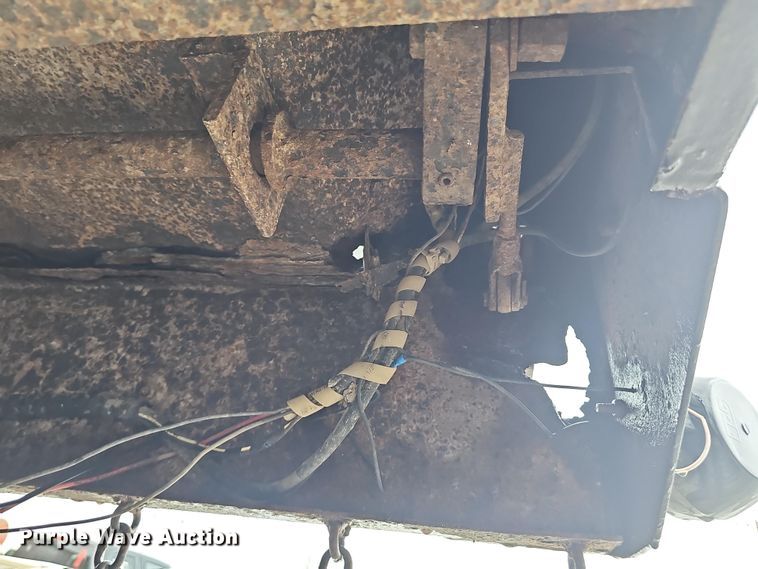 image for item DT6812 2000 GMC C7500 dump truck