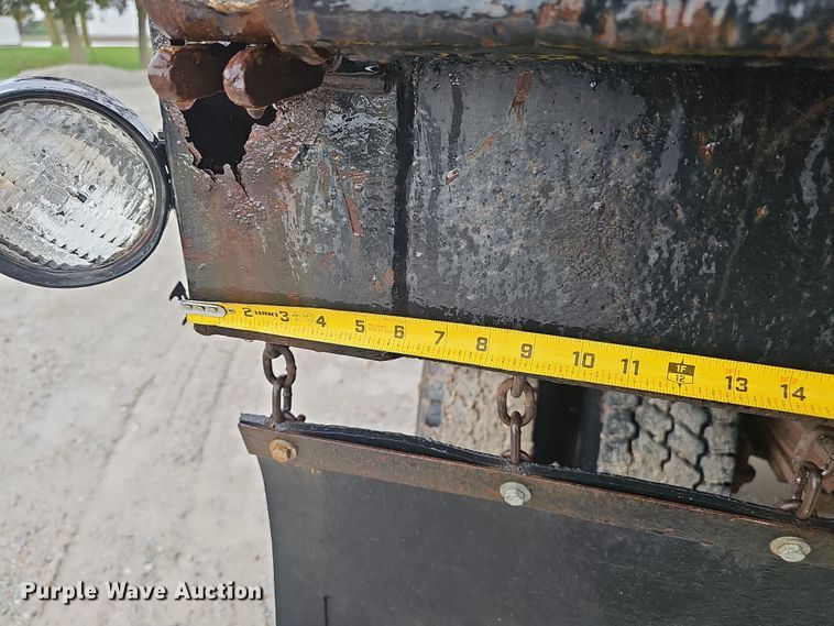 image for item DT6812 2000 GMC C7500 dump truck