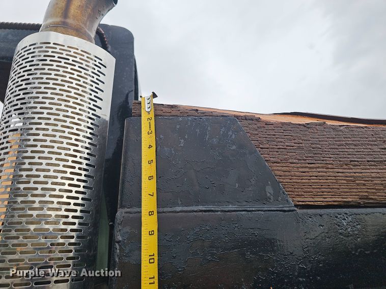 image for item DT6812 2000 GMC C7500 dump truck