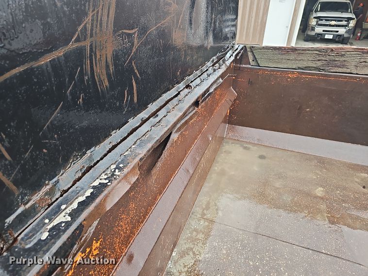 image for item DT6812 2000 GMC C7500 dump truck