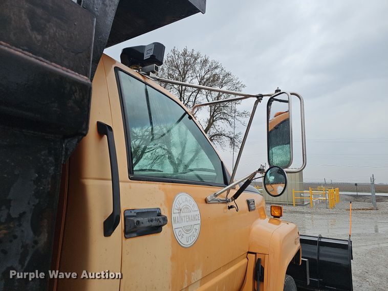 image for item DT6812 2000 GMC C7500 dump truck