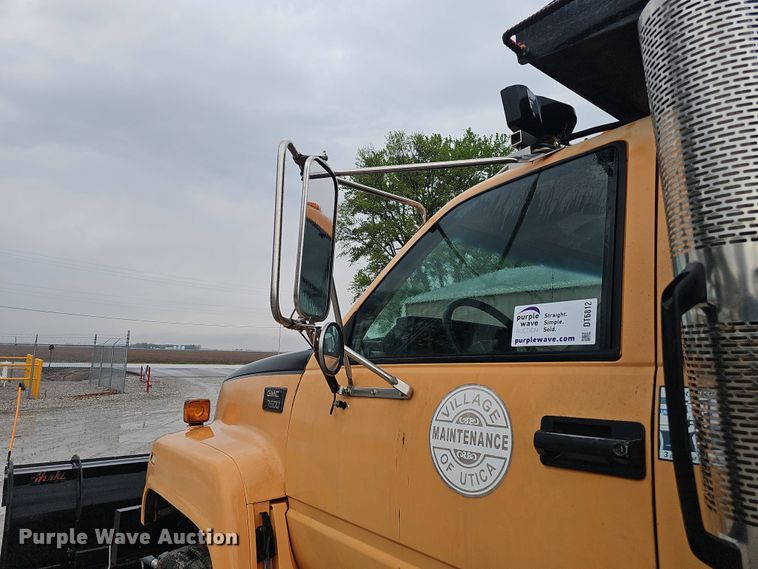 image for item DT6812 2000 GMC C7500 dump truck