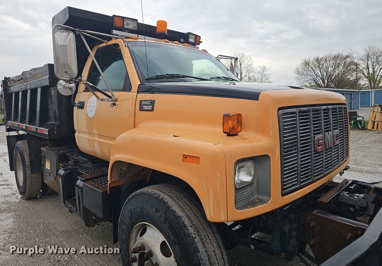 image for item DT6812 2000 GMC C7500 dump truck