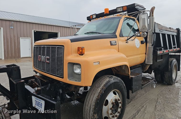 image for item DT6812 2000 GMC C7500 dump truck
