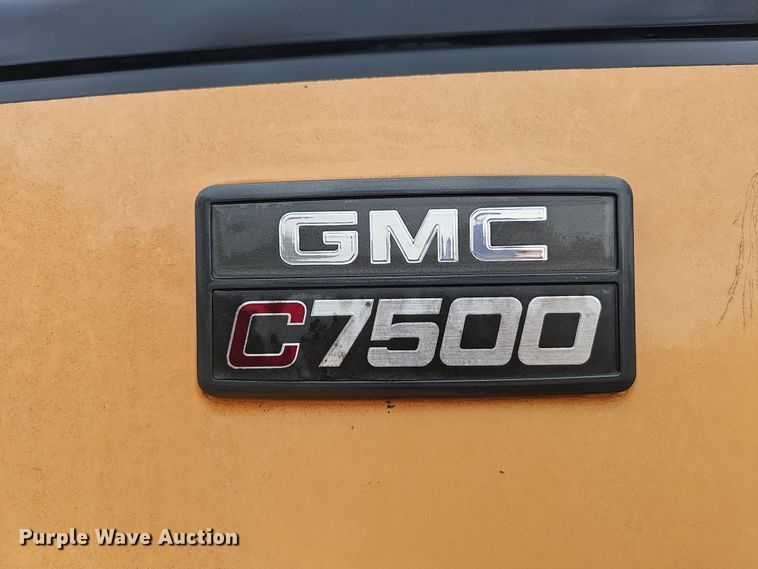 image for item DT6812 2000 GMC C7500 dump truck