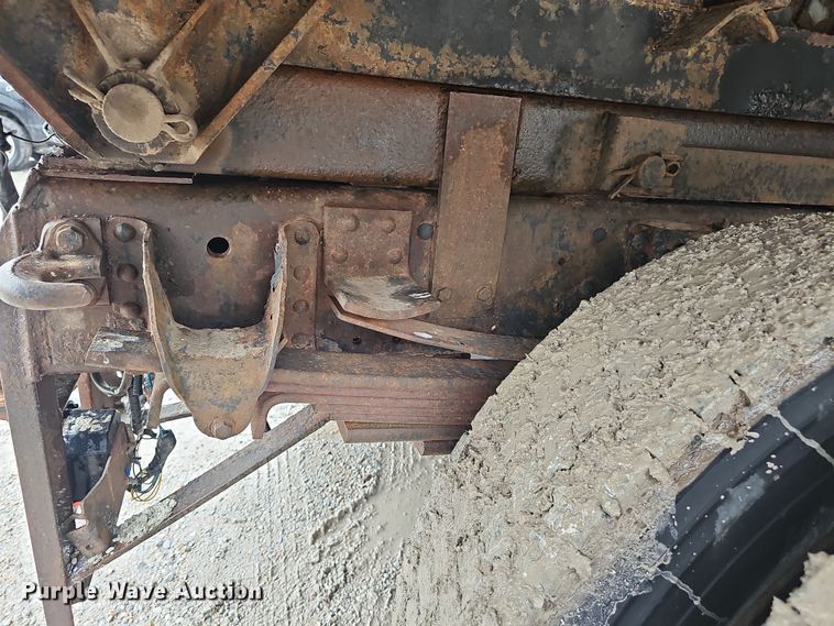 image for item DT6812 2000 GMC C7500 dump truck