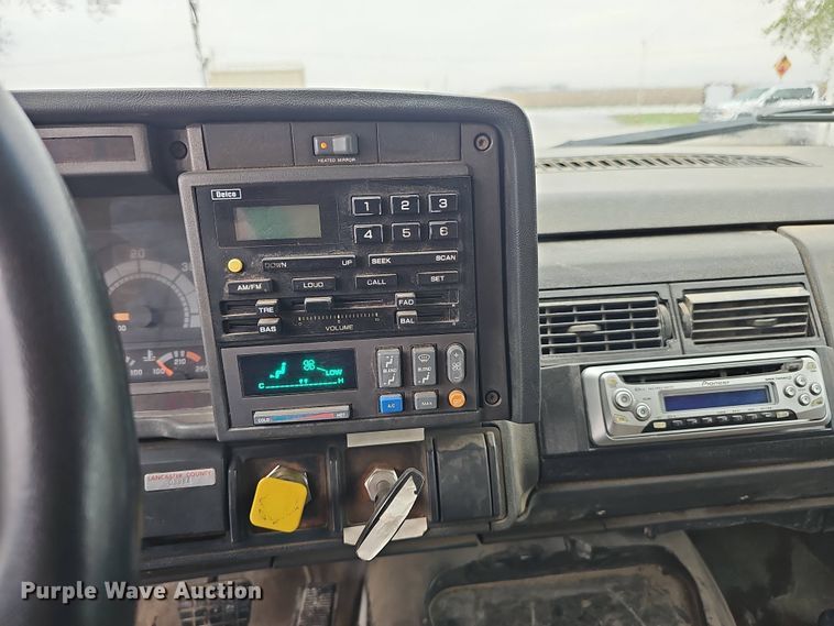 image for item DT6812 2000 GMC C7500 dump truck