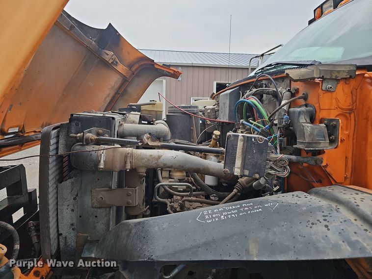 image for item DT6812 2000 GMC C7500 dump truck