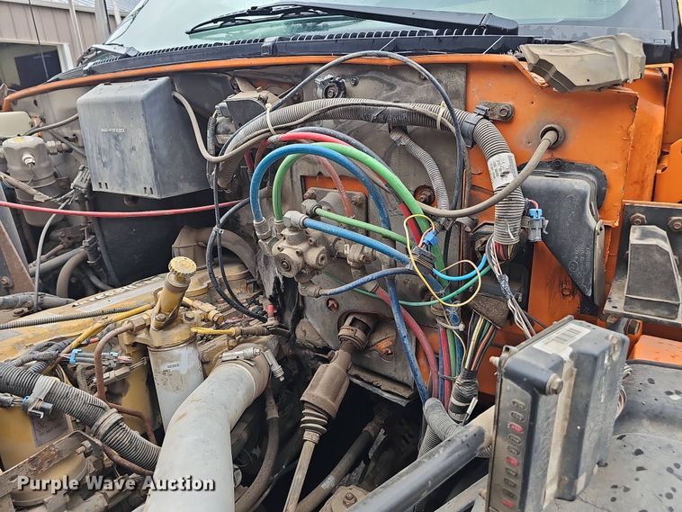 image for item DT6812 2000 GMC C7500 dump truck