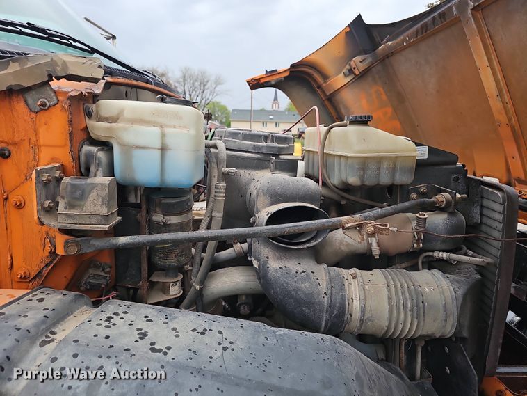 image for item DT6812 2000 GMC C7500 dump truck