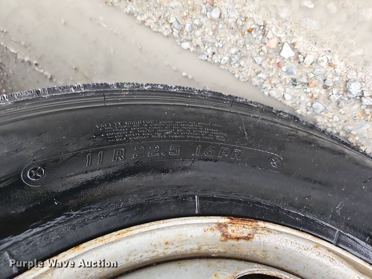 image for item DT6812 2000 GMC C7500 dump truck