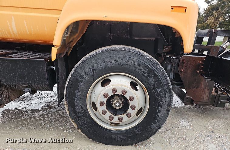 image for item DT6812 2000 GMC C7500 dump truck