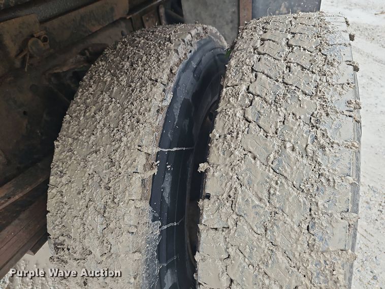 image for item DT6812 2000 GMC C7500 dump truck