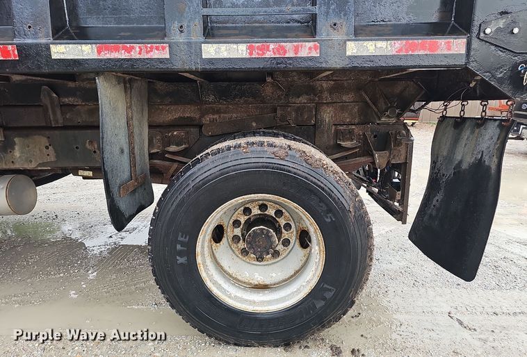 image for item DT6812 2000 GMC C7500 dump truck