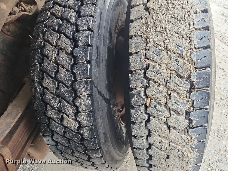 image for item DT6812 2000 GMC C7500 dump truck