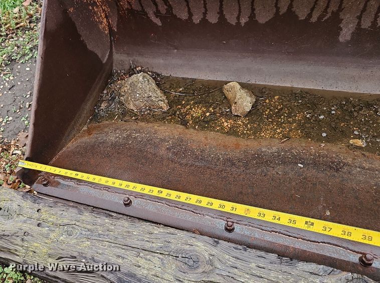 image for item DT6813 1981 John Deere 410B backhoe