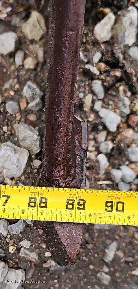 image for item DT6813 1981 John Deere 410B backhoe