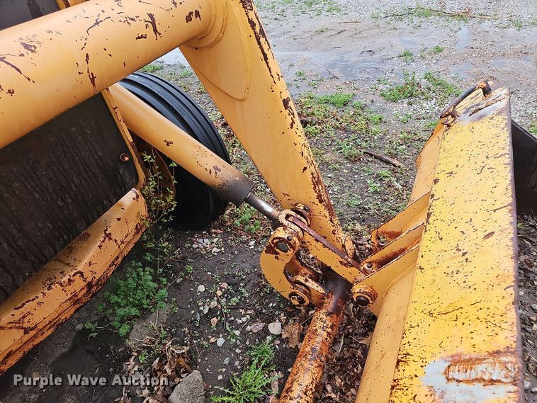 image for item DT6813 1981 John Deere 410B backhoe