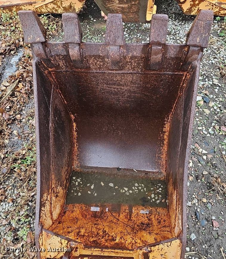 image for item DT6813 1981 John Deere 410B backhoe