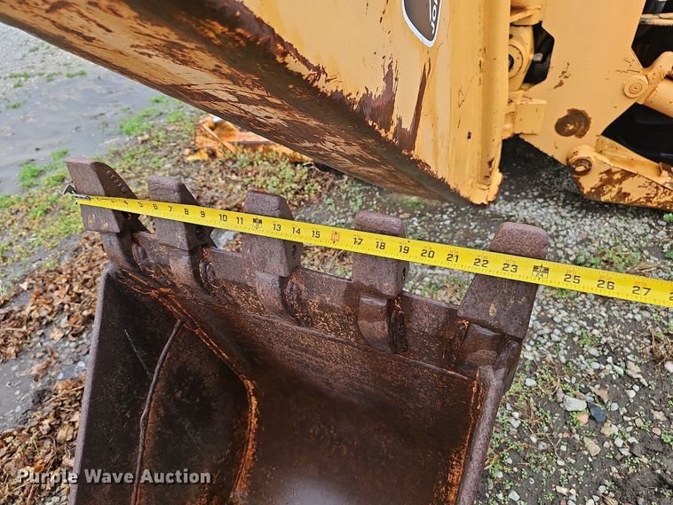 image for item DT6813 1981 John Deere 410B backhoe