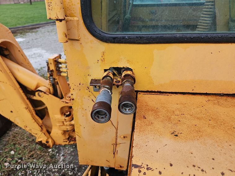 image for item DT6813 1981 John Deere 410B backhoe