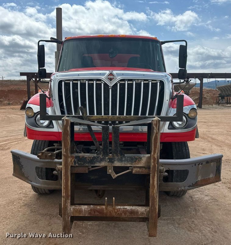 image for item DT7172 2010 International 7600 dump truck