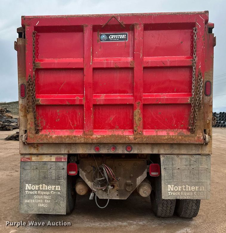 image for item DT7172 2010 International 7600 dump truck