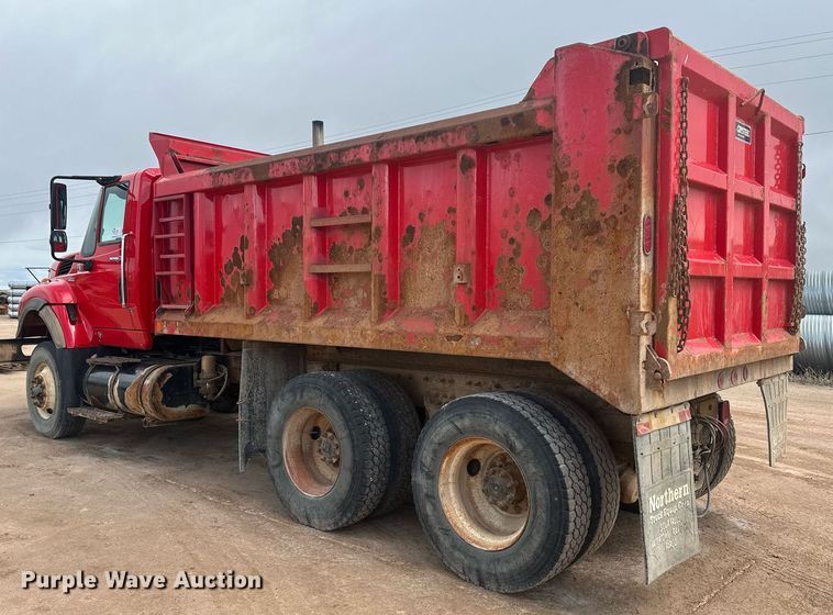 image for item DT7172 2010 International 7600 dump truck