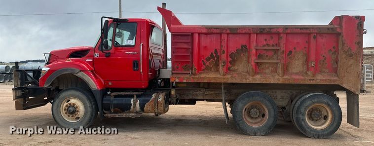 image for item DT7172 2010 International 7600 dump truck