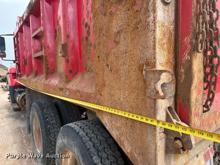 image for item DT7172 2010 International 7600 dump truck