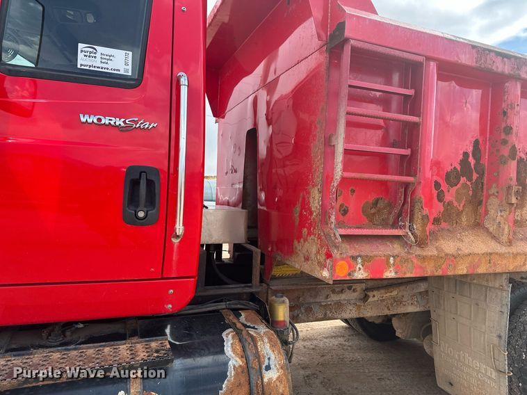 image for item DT7172 2010 International 7600 dump truck