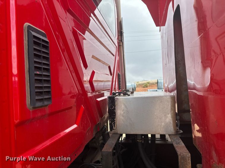 image for item DT7172 2010 International 7600 dump truck