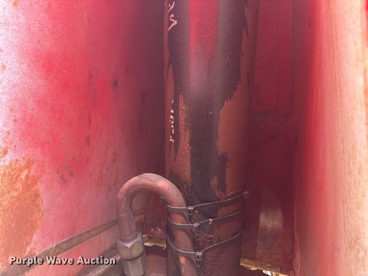 image for item DT7172 2010 International 7600 dump truck