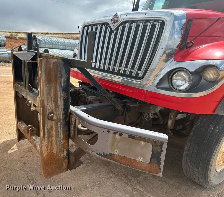 image for item DT7172 2010 International 7600 dump truck