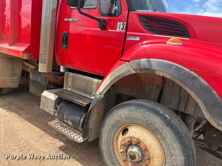 image for item DT7172 2010 International 7600 dump truck