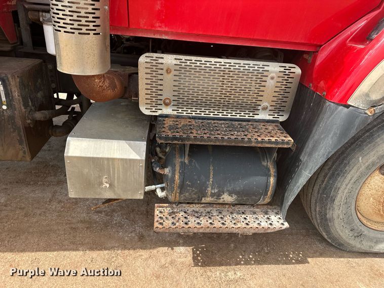 image for item DT7172 2010 International 7600 dump truck