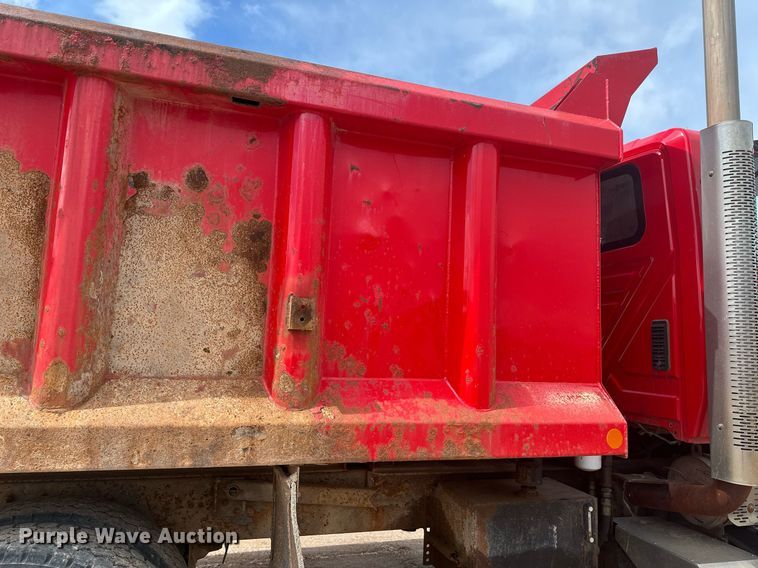 image for item DT7172 2010 International 7600 dump truck