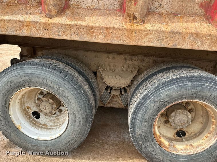 image for item DT7172 2010 International 7600 dump truck