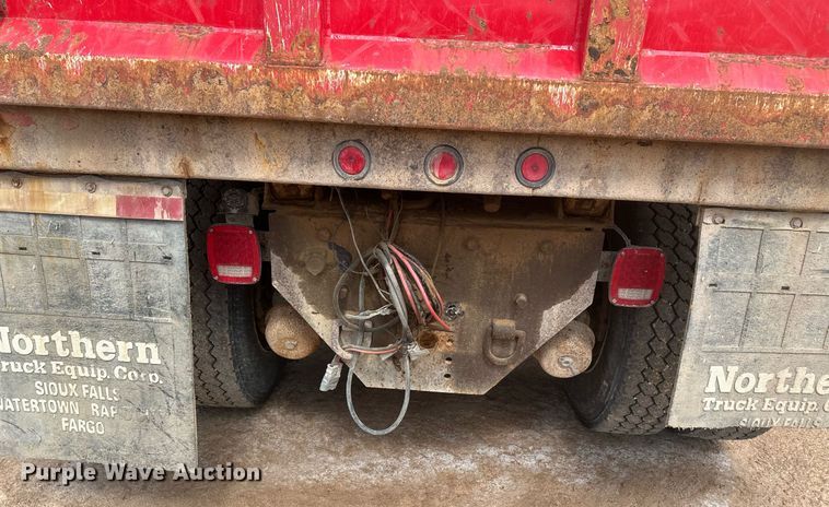 image for item DT7172 2010 International 7600 dump truck