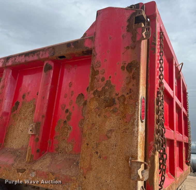 image for item DT7172 2010 International 7600 dump truck